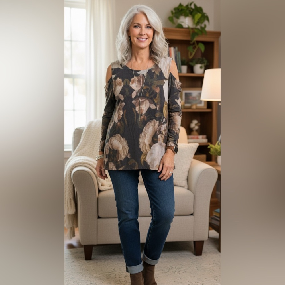 Cold shoulder tunic top